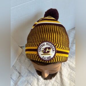 NEW ERA CENTRAL MICHIGAN CHIPPEWAS BROWN/GOLDEN/WHITE POM BEANIE ONE SIZE